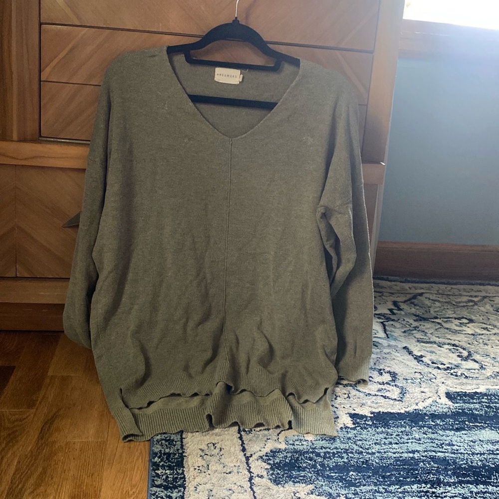 Long sleeve v neck tunic